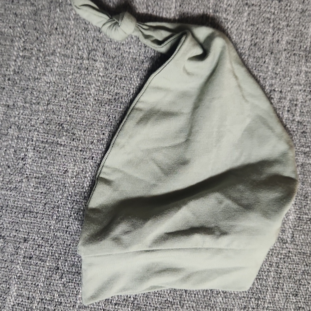 NWOT Caden Lane Sage Baby Onesie with Wooden Buttons Preemie 4-6lbs - Picture 6 of 6